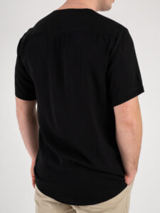 OVER-D Camicia a mezza manica scollo V profondo OE1S2S4C51 Nera (4)