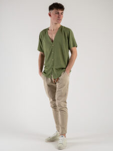 OVER-D Camicia a mezza manica scollo V profondo OE1S2S4C51 Salvia (2)