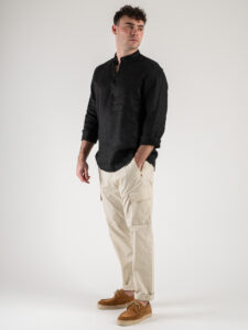 OVER-D Camicia in lino mod. serafino con collo coreana OE1S2S4C48 Nera (2)