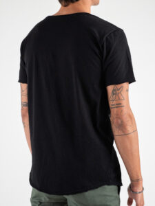 BLACK SUNDAY T-shirt basica in cotone a taglio vivo con fondo stondato DNP005 Nera (1)