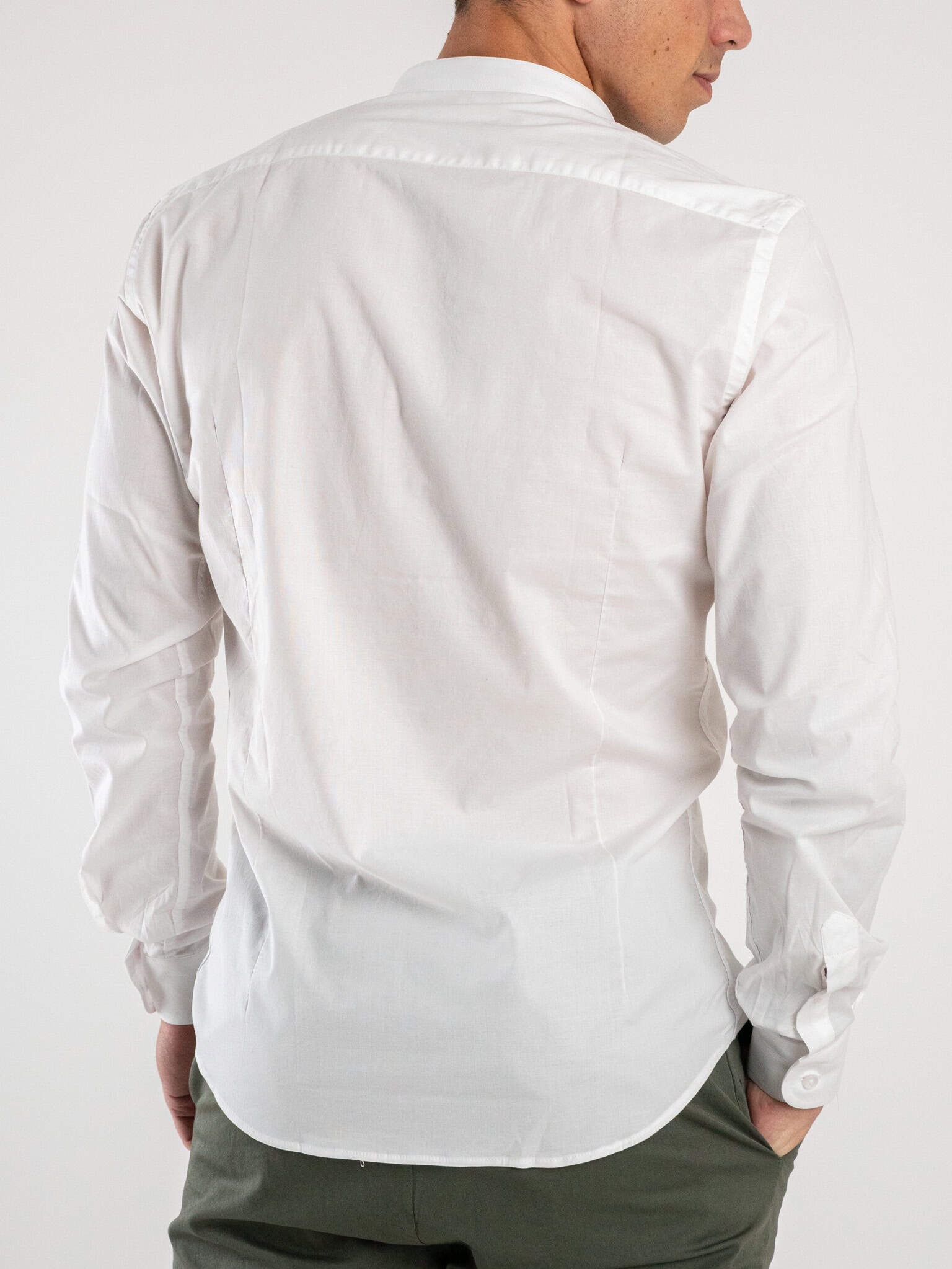 Camicia con collo a pistagna hotsell