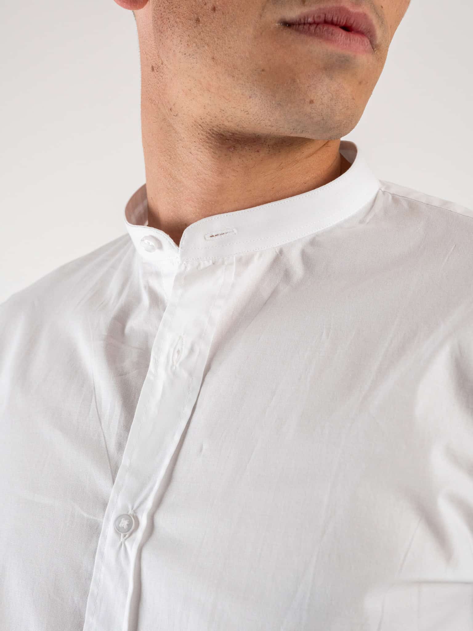 Camicia con collo a pistagna hotsell