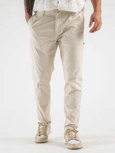 BERNA Pantalone cropped morbido con pinces in cotone leggero 243404 Panna (4)