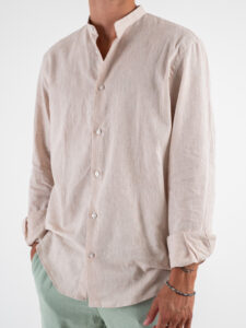 AKIRO’ Camicia tinta unita in lino con collo a coreana DM0130 Beige (3)