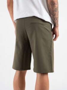Bermuda in poliviscosa con elastico in vita KANE Verde Militare (1)