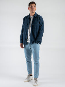 ESTASI Jeans azzurro senza rotture e corto alla caviglia IBRA (3)