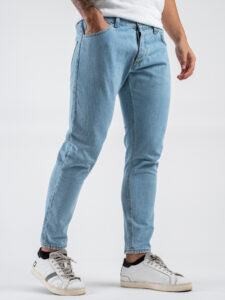 ESTASI Jeans azzurro senza rotture e corto alla caviglia IBRA (5)