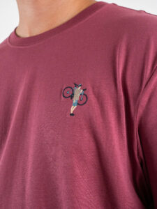 ONLY&SONS T-shirt regular con piccola stampa ricamata ABE 22030582 Maroon (4)