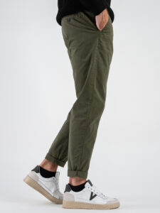 BERNA Pantalone chinos in cotone 246225 Avocado (3)