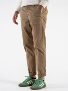 BERNA Pantalone chinos in cotone 246225 Cammello (4)