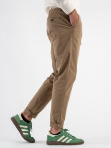 BERNA Pantalone chinos in cotone 246225 Cammello (6)