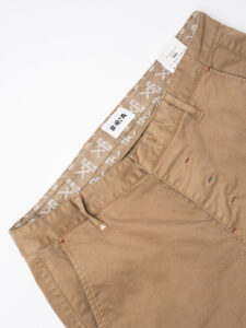 BERNA Pantalone chinos in cotone 246225 Cammello (9)