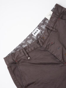 BERNA Pantalone chinos in cotone 246225 Castagna (5)