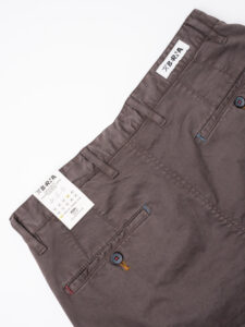 BERNA Pantalone chinos in cotone 246225 Castagna (6)