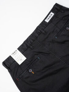 BERNA Pantalone chinos in cotone 246225 Nero (3)