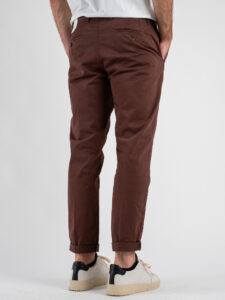 BERNA Pantalone chinos in cotone 246225 Paprica (1)