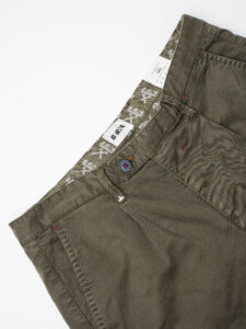 BERNA Pantalone cropped morbido con pinces 246097 Avocado (2)