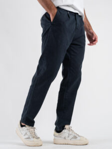BERNA Pantalone cropped morbido con pinces 246097 Blu (5)