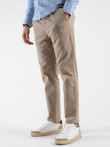 BERNA Pantalone cropped morbido con pinces 246097 Coloniale (6)