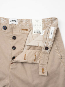 BERNA Pantalone cropped morbido con pinces 246097 Coloniale (8)