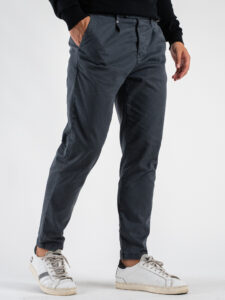 BERNA Pantalone cropped morbido con pinces 246097 Grafite (5)