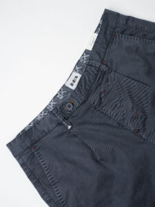 BERNA Pantalone cropped morbido con pinces 246097 Grafite (9)