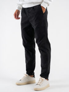 BERNA Pantalone cropped morbido con pinces 246097 Nero (5)