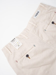 BERNA Pantalone cropped morbido con pinces 246097 Panna (3)