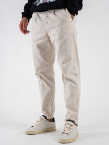 BERNA Pantalone cropped morbido con pinces 246097 Panna (5)