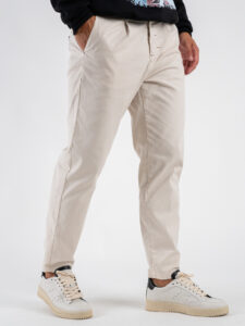 BERNA Pantalone cropped morbido con pinces 246097 Panna (6)