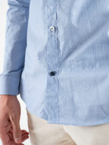 BL.11 Camicia in cotone con colletto microriga Azzurro 42310330 (2)