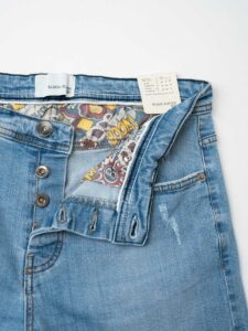 BL11 Jeans vestibilità slim fit con piccole graffiature 05BL Azzurro Chiaro (8)