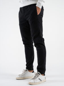 BL11 Pantalone chinos basico autunnoinverno MIRTOS Nero (9)