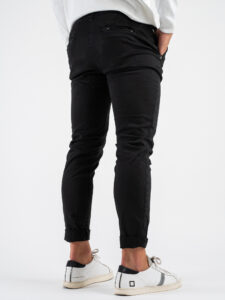 BL11 Pantalone cropped con pinces CALLEJON Nero (1)