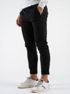 BL11 Pantalone cropped con pinces CALLEJON Nero (3)