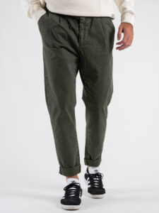 BL11 Pantalone cropped con pinces CALLEJON Verde (3)