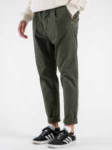 BL11 Pantalone cropped con pinces CALLEJON Verde (4)