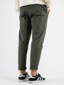 BL11 Pantalone cropped con pinces CALLEJON Verde (7)