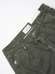 BL11 Pantalone cropped con pinces CALLEJON Verde (9)