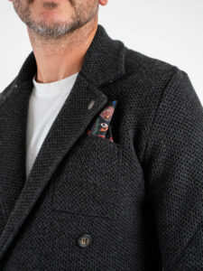 V2 Giacca in maglia misto lana lavorata occhio di pernice doppiopetto con pochette GUOPED Antracite (5)