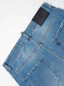 V2 Jeans azzurro slim con piccole rotture e patch laterali TOKYO Azzurro (10)