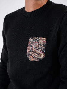 V2 Maglione girocollo misto lana con taschino stampa Floreale MAO Nero (2)
