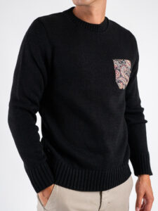 V2 Maglione girocollo misto lana con taschino stampa Floreale MAO Nero (6)