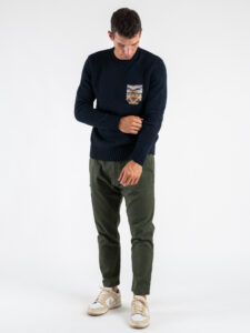 V2 Maglione girocollo misto lana con taschino stampa atzeco MAO Blu (4)