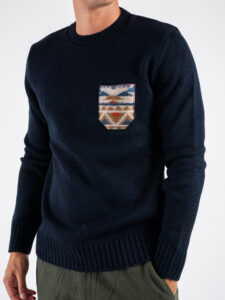 V2 Maglione girocollo misto lana con taschino stampa atzeco MAO Blu (5)