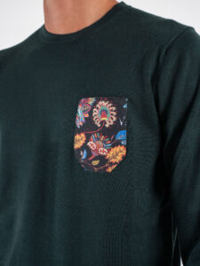 V2 Maglione in viscosa con taschino fantasia floreale MAVI Verde (2)