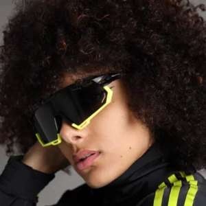 os-sunglasses-ss23-ind-00023_f84978d8-df90-4742-bca6-f8266f07f7bd