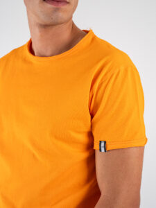 BL11 T-shirt in cotone con dettagli sulla manica sinistra BASIC Arancione (3)