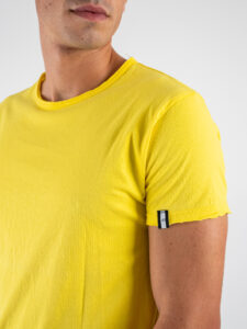 BL11 T-shirt in cotone con dettagli sulla manica sinistra BASIC Giallo (4)
