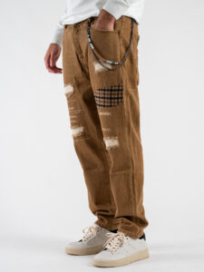 GIANNI LUPO Jeans con patch a quadri e catenella rimovibile GL178F Camel (3)